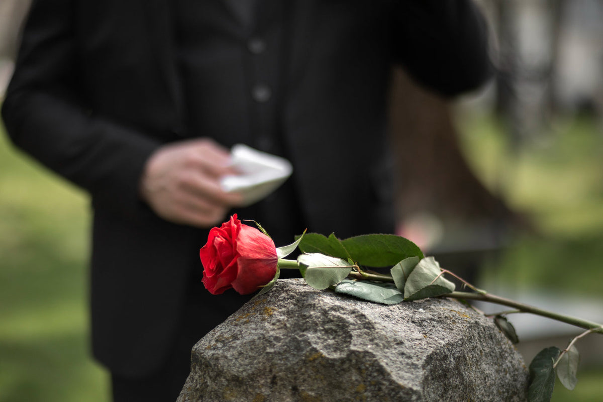 How to Plan a Memorial Service After Cremation