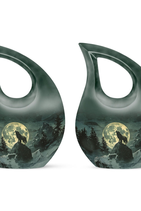 Wolf Howling Urns For Ashes - Cremation Keepsakes For Men