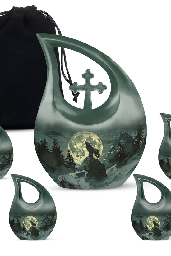 Wolf Howling Urns For Ashes - Cremation Keepsakes For Men