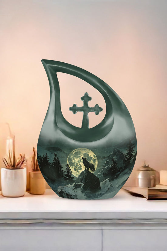 Wolf Howling Urns For Ashes - Cremation Keepsakes For Men