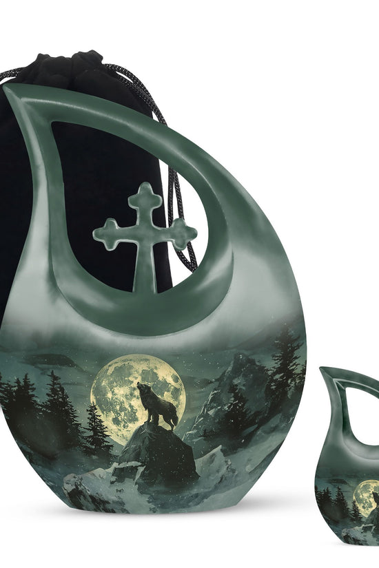 Wolf Howling Urns For Ashes - Cremation Keepsakes For Men