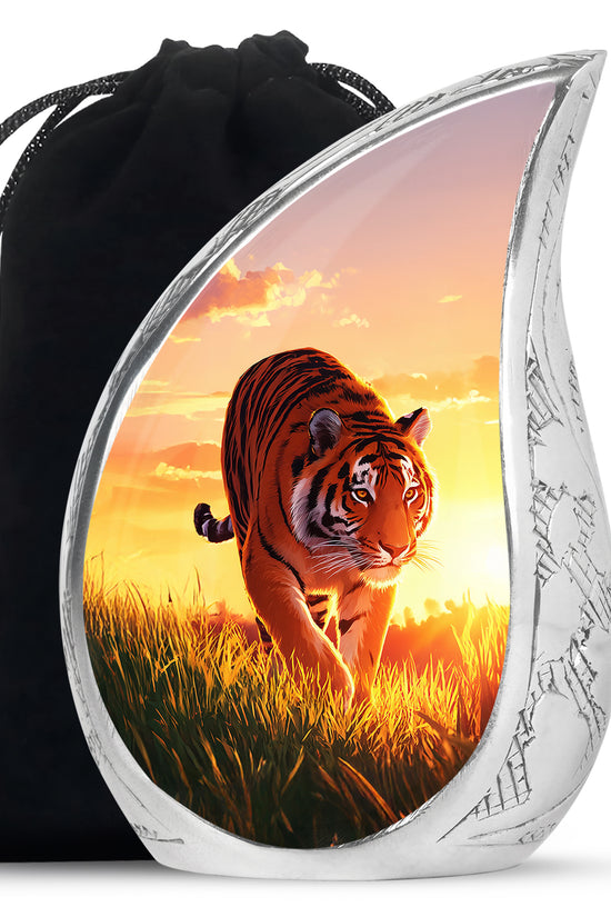 Tiger Themed Cremation Urn For Ashes - Nature Scene Memorial Urn